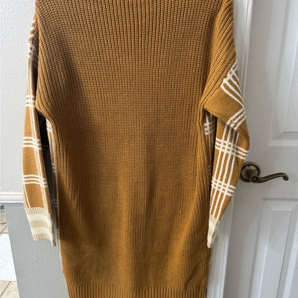 Hem & Thread Tan and Cream Plaid Cardigan - Picture 3 of 3